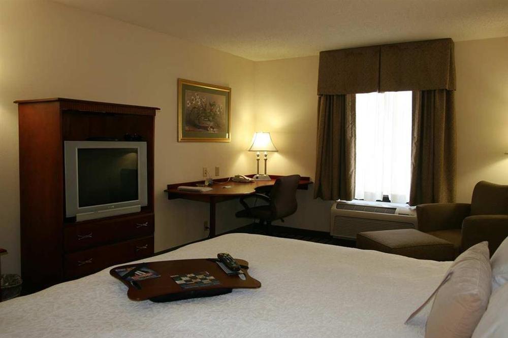 Hampton Inn & Suites Dayton-Vandalia Murlin Heights Habitación foto