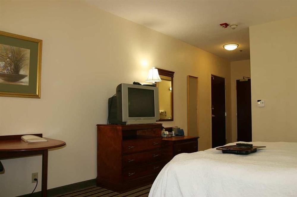 Hampton Inn & Suites Dayton-Vandalia Murlin Heights Habitación foto